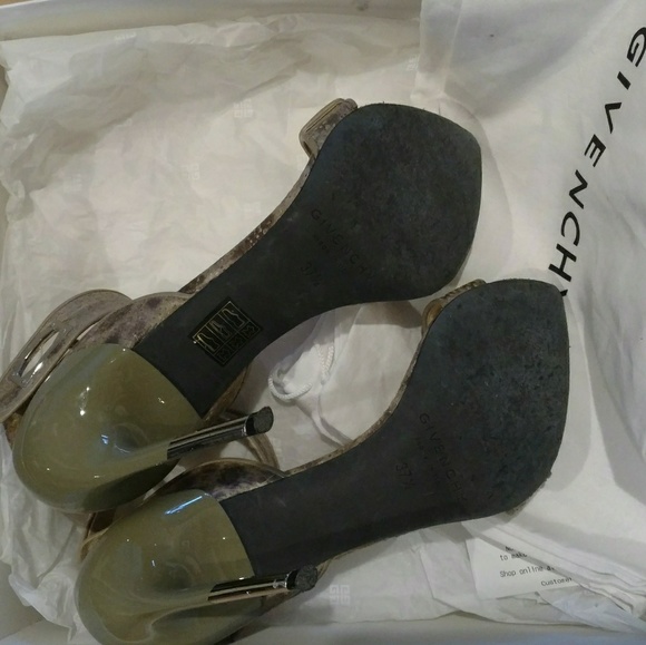 Reserved❌GIVENCHY Shark Tooth Turn Lock Sandals - Picture 6 of 8